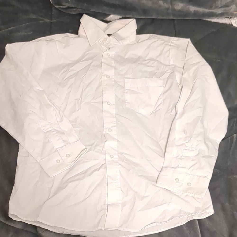 White Casual Button Down Shirt with Crisp Cotton Fabric